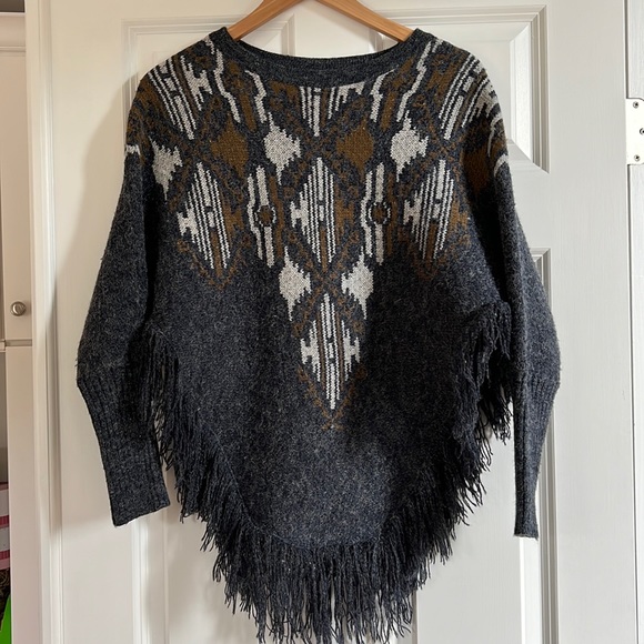 Sweater poncho - Picture 1 of 3